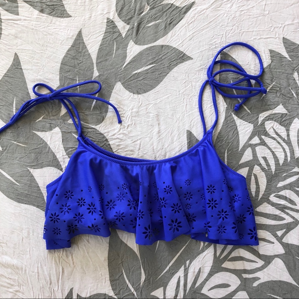 🌸 Floral ruffle bikini top 🌸
